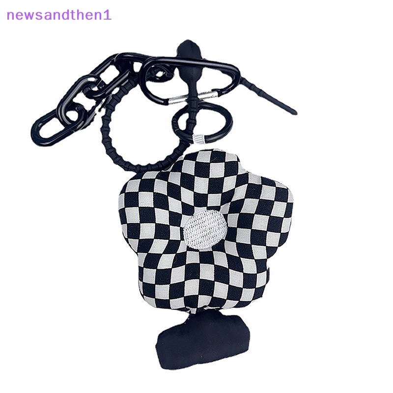Newsandthen1 พวงกุญแจ จี้ตุ๊กตาหมากรุก สีดํา และสีขาว