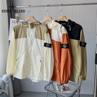 STONE ISLAND เสื้อคลุมกันแดด มีฮู้ด ปักลายโลโก้หิน แบบบาง กันน้ํา ของแท้ สําหรับคู่รัก