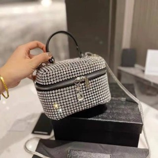 กระเป๋า Crystal Bucket with Crossbody Bag กระเป๋าสะพายข้าง กระเป๋าถือ คริสตัลวิบวับ กระเป๋าแฟชั่น พรีเมียม ถูก ใช้ทุกวัน