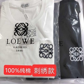 เสื้อยืดคอกลม ผ้าฝ้าย ปักลายโลโก้ Loewe ทรงหลวม สไตล์คลาสสิก สําหรับผู้ชาย และผู้หญิง