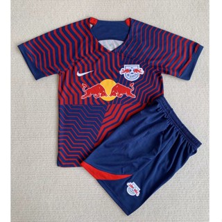 【จัดส่งด่วน】ชุดเสื้อกีฬาแขนสั้น ลายทีมฟุตบอล RB Leipzig สําหรับเด็ก และผู้ใหญ่