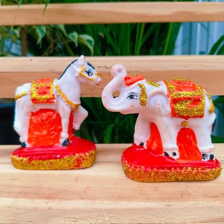 ์NC1 ช้างม้า งานสีสีส้ม สำหรับแก้บนหรือถวายศาลพระภูมิ สูง8cm ทำจากเรซิ่นลงสีงดงามประดับกากเพชร ถวายเพื่อเกิดความเป็นมงคล