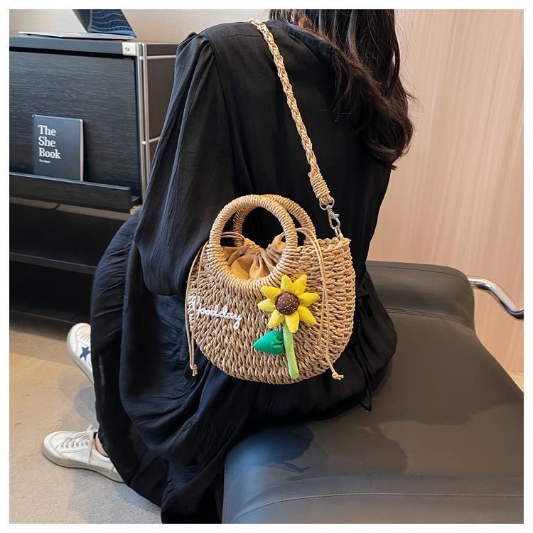 【พร้อมส่ง】กระเป๋าสาน กระเป๋าผู้หญิง สไตล์ Summer รูปทรงดีไซน์สวยงาม   รุ่น D-1362