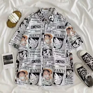 HANLU สื้อเชิ้ตผู้ชาย สไตล์มังงะ ใหม่ เสื้อเชิ้ตแขนสั้นฮาราจูกุทรงหลวมพอดีตัวแฟชั่นอินเทรนพิมพ์ลาย วันพีซลูฟี่