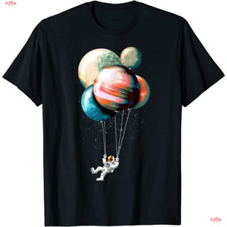 【hot sale】irjfje New Spaceman With Balloon Planets T-Shirt ดพิมพ์ลาย ดผ้าเด้ง คอกลม cotton แฟชั่น เสื้อคู่ชายหญิง