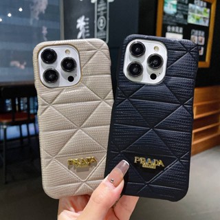 เคสโทรศัพท์มือถือหนัง ลายโลโก้โลหะ แฟชั่นหรูหรา สําหรับ iPhone 14 Pro Max 13 Pro Max 14 Pro 14 13 Pro Max 13 Pro 12 Pro Max