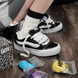 Imran POTATO X VAN VAULT KNU-SKOOL VR3 LX รองเท้าผ้าใบลําลอง ปักลายลูกไม้ สีดํา สีขาว -1702 GOMZ