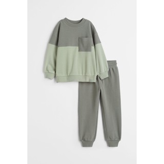 H&amp;M  Boy 2-piece top and joggers set 1074553_1