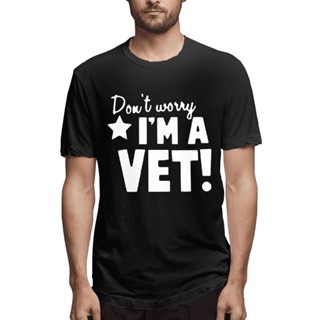 【ผ้าห่มบูติก】เสื้อเชิ้ต คอกลม ผ้าฝ้ายแท้ ลาย Dont Worry Im A Vet Animal Doctor สีแดง เหมาะกับของขวัญวันเกิด