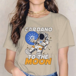 เสื้อยืดแขนสั้นลําลอง พิมพ์ลาย To The Moon (2) Cardano ADA Blockchain Cryptocurrency Coin สไตล์สตรีท ไซซ์ 5XL สําหรับผู้หญิง