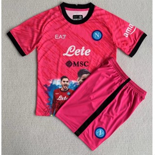 【จัดส่งด่วน】ชุดเสื้อกีฬาแขนสั้น ลายทีมชาติฟุตบอล Naples Fans edition สําหรับเด็ก และผู้ใหญ่