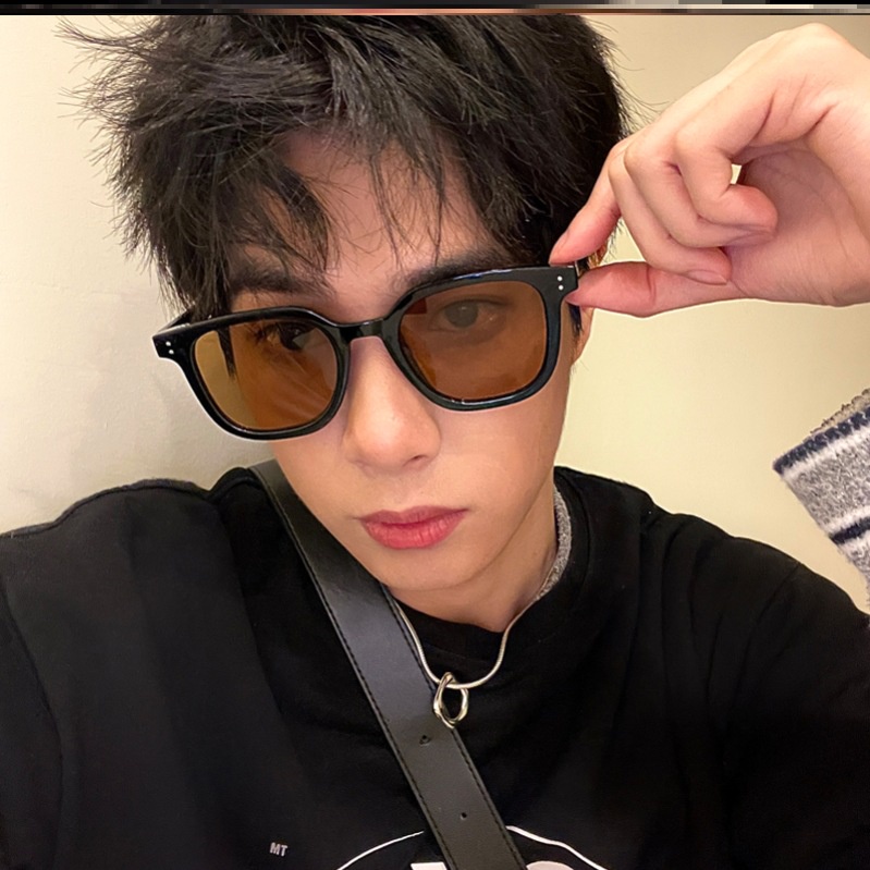 แว่นตากันแดด กรอบขนาดใหญ่ กึ่งโปร่งใส แบบเรียบง่าย แฟชั่นฤดูร้อน สําหรับผู้ชาย และผู้หญิง 2023