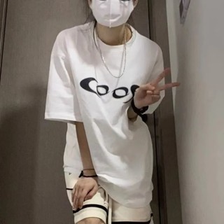 เสื้อยืดคอกลม แขนสั้น พิมพ์ลายกราฟฟิค COOS สไตล์เกาหลี พลัสไซซ์ แฟชั่นฤดูร้อน สําหรับผู้หญิง และผู้ชาย