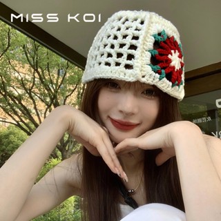 Misskoi [พร้อมส่ง] หมวกบักเก็ต ผ้าขนสัตว์ถัก ลายดอกไม้ สไตล์ชนเผ่า อินเทรนด์ฤดูใบไม้ร่วง ฤดูหนาว สําหรับผู้หญิง