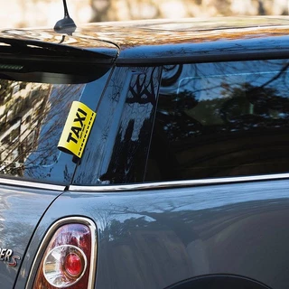 สติกเกอร์ฉลาก TAXI แบบสร้างสรรค์ สําหรับติดตกแต่งรถยนต์