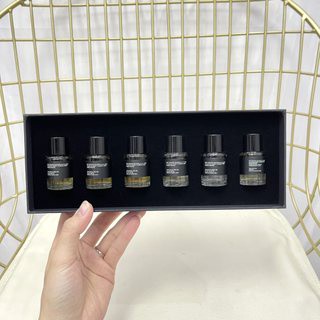 (7ml * 6) FREDERIC MALLE perfume sample set of six pieces Frederic MALLE ชุดน้ําหอมมังกรถาวร ลายดอกกุหลาบ ขนาดเล็ก 7 มล. X 6 ลายดอกกุหลาบถาวร สไตล์คลาสสิก