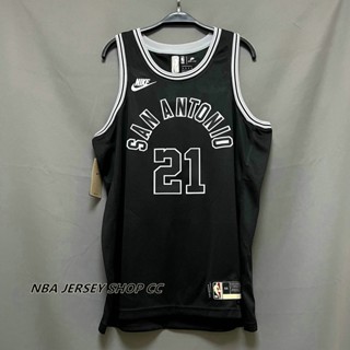 【คุณภาพสูง】ใหม่ ของแท้ NBA San Antonio Spurs ปี 2022-23 สําหรับผู้ชาย #21 เสื้อกีฬาแขนสั้น ลายทีม Tim Duncan Classic Edition สีดํา