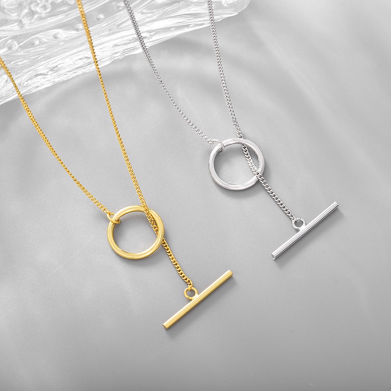 S925 สร้อยคอเงิน 18k Gold 1.5 มม.โซ่ด้านข้างแฟชั่นการออกแบบขั้นสูง OT Clasp Chain สุภาพสตรี