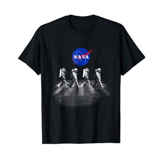 ราคาต่ำสุด!!เสื้อยืดผ้าฝ้าย พิมพ์ลายนักบินอวกาศ Nasa Walking สีดํา สําหรับผู้ชาย ER66WR20110 SD23WQ20298 S-3XL