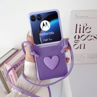 เคสโทรศัพท์มือถือหนัง ลายหัวใจ 3D พร้อมสายคล้องคอ และช่องใส่บัตร สําหรับ Motorola Razr 40 Ultra Moto Razr 40Ultra 2023