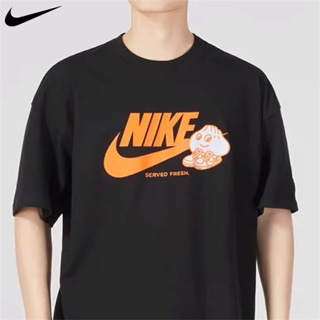 Nike เสื้อยืดลําลอง แขนสั้น คอกลม พิมพ์ลาย Swoosh Bun 100% เรียบง่าย ขนาดใหญ่ สําหรับทุกเพศ