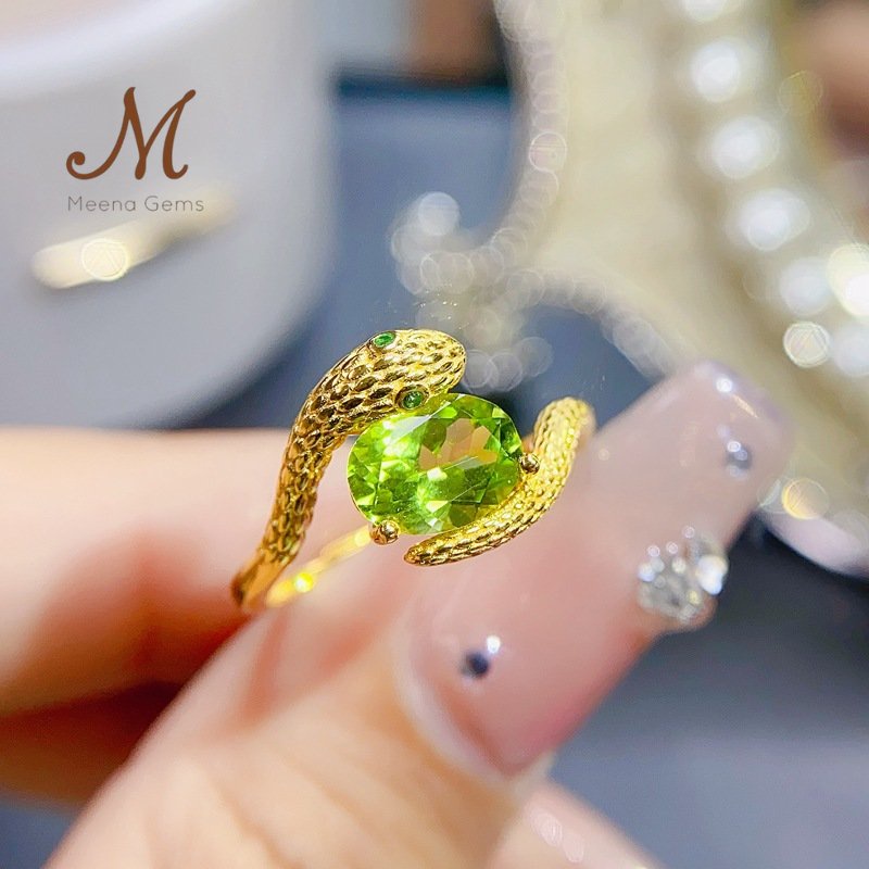 Meena Gems/ แหวนพลอยแท้เพอริดท ตัวเรือนเงินแท้925ชุบทอง แหวนง้านปรับได้ด้านหลัง พลอยแท้เสริมดวง จัดส่งพร้อมกล่อง