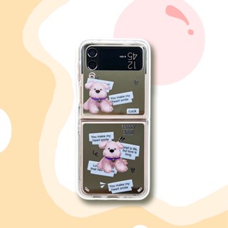 【ฉลากหมีน้อย】เคสโทรศัพท์มือถืออะคริลิคใส พับได้ กันหล่น สร้างสรรค์ สําหรับ Samsung Galaxy Z Flip3 Zflip4