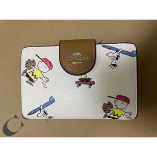 Peanuts Snoopy Charlie Brown Bi-fold Leather C4899 กระเป๋าสตางค์ กระเป๋าสตางค์ใบสั้น COAC H ลายสนูปปี้