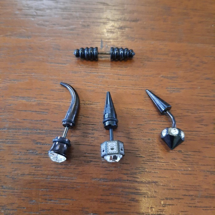 ต่างหู PIERCING SURGICAL STEEL ไม่ใช่ไทเทเนียม PE7