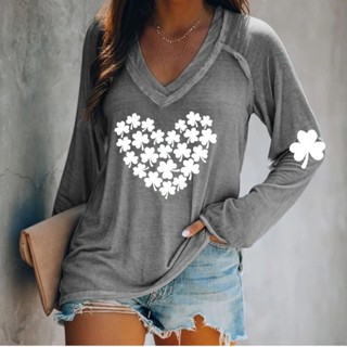 US-W0988 เสื้อยืดคอวีแขนยาว St. Patrick&amp;#39;s Clover Women&amp;#39;s Spot