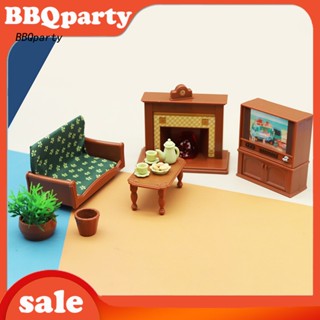 &lt;BBQ&gt; ชุดเฟอร์นิเจอร์พลาสติก รูปตุ๊กตา 3D สําหรับตกแต่งบ้านตุ๊กตา ห้องนั่งเล่น ทีวี โต๊ะกาแฟ 1 ชุด