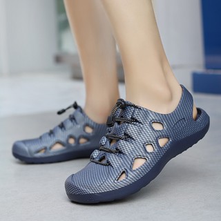 พร้อมส่ง รองเท้าแตะ Crocs เหมาะกับเดินชายหาดกลางแจ้ง สําหรับผู้ชาย