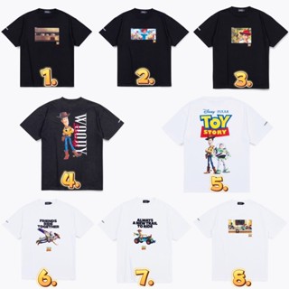 เสื้อยืดผ้าฝ้ายพิมพ์ลายขายดี [พร้อมส่ง แท้💯] เสื้อยืด CARNIVAL® &amp; Disney/Pixars Toy Story Collection Chapter 3