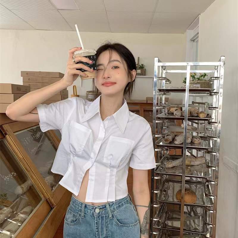 พร้อมส่ง เสื้อครอปสีขาวคอปกเกาหลี – โปรปัง
