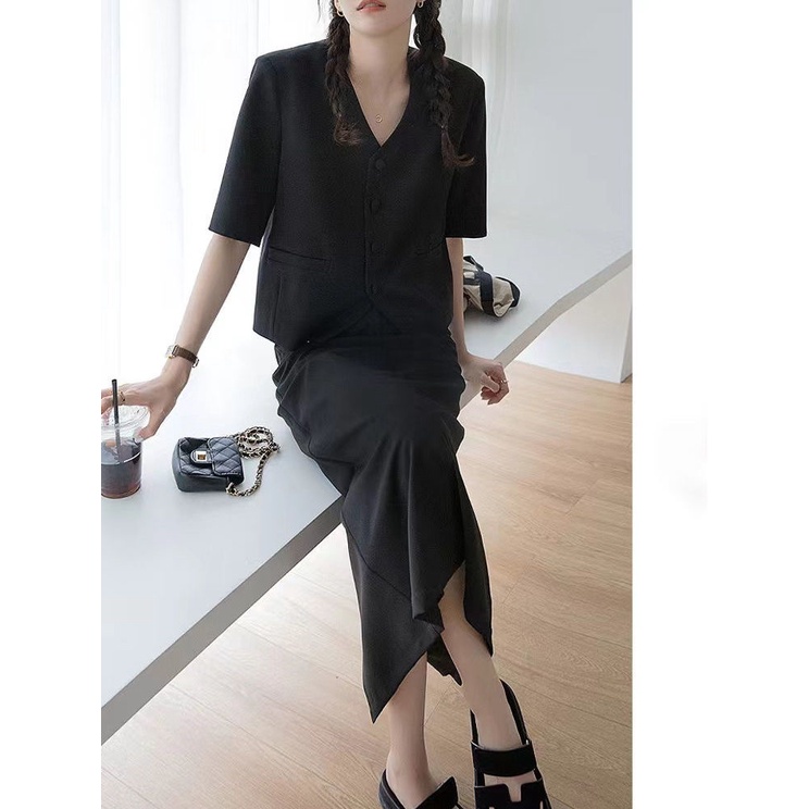 👉คอวี เบลเซอร์แขนสั้น+กระโปรงยาว แฟชั่นย้อนยุค ชุด2ชิ้น สวมใส่สบาย💕S-XL