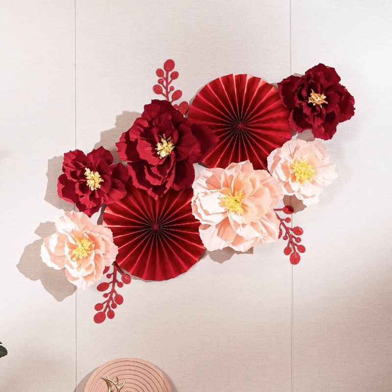 ตกแต่งเทศกาลงานฉลองมงคลสมรส DIY ตกแต่งบรรยากาศงานฉลองแต่งงานด้วยดอกไม้สีแดงจําลอง จัดตกแต่งร้านดอกไม้กระดาษสามมิติตกแต่งผนังหน้าหน้าต่าง ชุดพื้นหลังห้องสําหรับตกแต่งห้องจัดเลี้ยงในงานวันเกิดของโรงเรียนอนุบาลกําแพงแสน