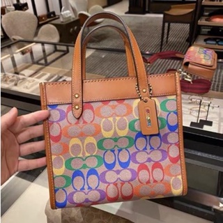 Field Tote 22 In Rainbow Signature Canvas C5142 แท้ กระเป๋าสะพายข้าง ผู้หญิง COAC H กระเป๋าถือ