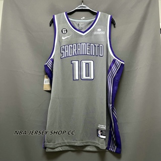 【คุณภาพสูง】ใหม่ ของแท้ NBA Sacramento Kings สําหรับผู้ชาย #10 เสื้อกีฬาแขนสั้น ลายทีม Domantas Sabonis 2022-23 City Edition สีเทา