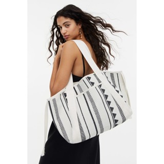 H&amp;M  Woman Jacquard-weave shopper 1131214_1