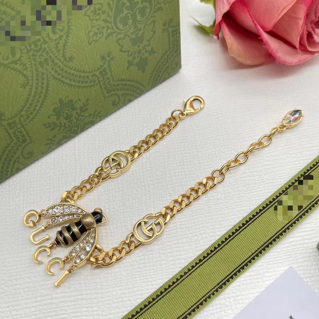 พร้อมกล่อง ร้านค้าจากต่างประเทศ GG สร้อยข้อมือหรูหรา/สร้อยข้อมือคลาสสิก Golden Bee/สร้อยข้อมือเหล็กไทเทเนียมไม่จางหาย / 04213 ราคา ถูกที่สุด ดีลบีเคเค แกลเลอรีภาพที่ 5
