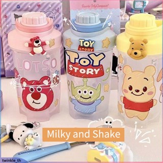 500ml Toy STORY Losto สตรอเบอร์รี่หมีคนต่างด้าววินนี่เดอะพูห์ถ้วยน้ำน่ารักแบบพกพาถ้วยกีฬาเขย่าถ้วยนักเรียนถ้วยพลาสติก (twinkle.th)