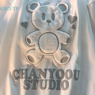 Gjcute เสื้อยืดลําลอง แขนสั้น คอกลม ปักลายการ์ตูนหมี ทรงหลวม แฟชั่นฤดูร้อน สําหรับสตรี WTD