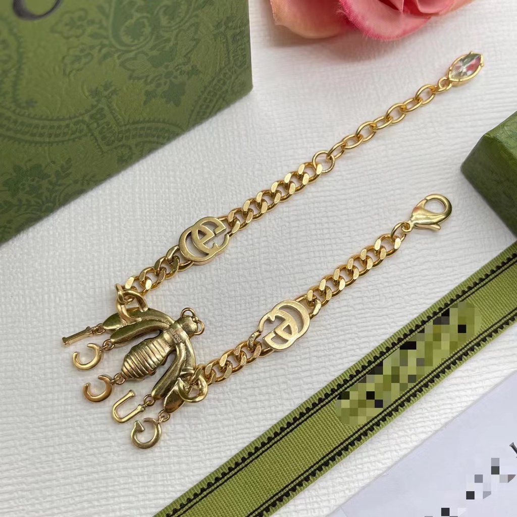 พร้อมกล่อง ร้านค้าจากต่างประเทศ GG สร้อยข้อมือหรูหรา/สร้อยข้อมือคลาสสิก Golden Bee/สร้อยข้อมือเหล็กไทเทเนียมไม่จางหาย / 04213 ราคา ถูกที่สุด ดีลบีเคเค แกลเลอรีภาพที่ 6