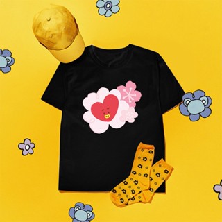 【hot tshirts】bts joint cartoon t21 flower baby กับเสื้อแขนสั้นเดียวกันสำหรับผู้ชายและผู้หญิงควรช่วยเสื้อยืดผ้าฝ้าย 2022