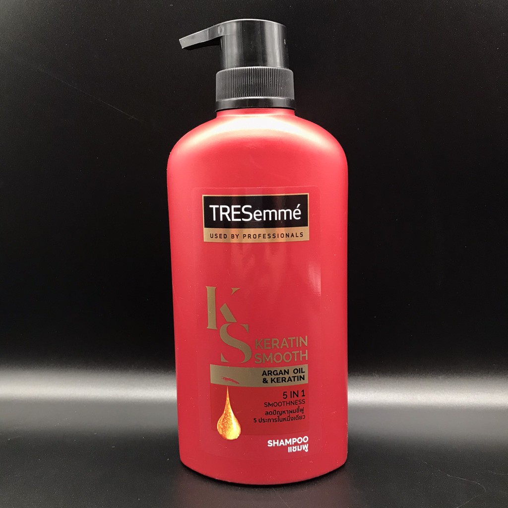 (TRESemme Shampoo Keratin Smooth Red 450 ml.) เทรซาเม่ แชมพู เคราติน สมูท สีแดง ผมเรียบลื่น ลดผมชี้ฟู 450 มล.