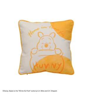 Koncept furniture หมอน Disney รุ่น Collect WNP02 ลาย Winnie the pooh (45 x 45 x 13 ซม.)