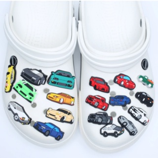 การ์ตูน JDM รถบรรทุก Jibitz Crocs อุปกรณ์เสริมรถแข่ง Jibbits Charm Truck Jibits Crocks สําหรับเด็ก ตกแต่งรองเท้า