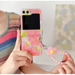 เคสโทรศัพท์มือถือ ลายดอกไม้น่ารัก พร้อมสายคล้องมือ ประดับลูกปัด สําหรับ Samsung Galaxy Z Flip 5 5G Z Flip 5