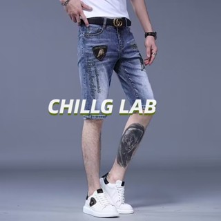 CHILLG LAB  กางเกงยีนส์เอวกลางซักซิปสปริงไม่ยืดหยุ่นเท้าบางอินเทรนด์กางเกงห้าจุดเทรนด์ใหม่ของผู้ชาย