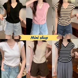 Mini shop🌸พร้อมส่ง🌸 (51099) เสื้อแขนกุด คอวีไหมพรม ดีเทลรูดข้างๆ ปรับความยาวสั้นได้ -C